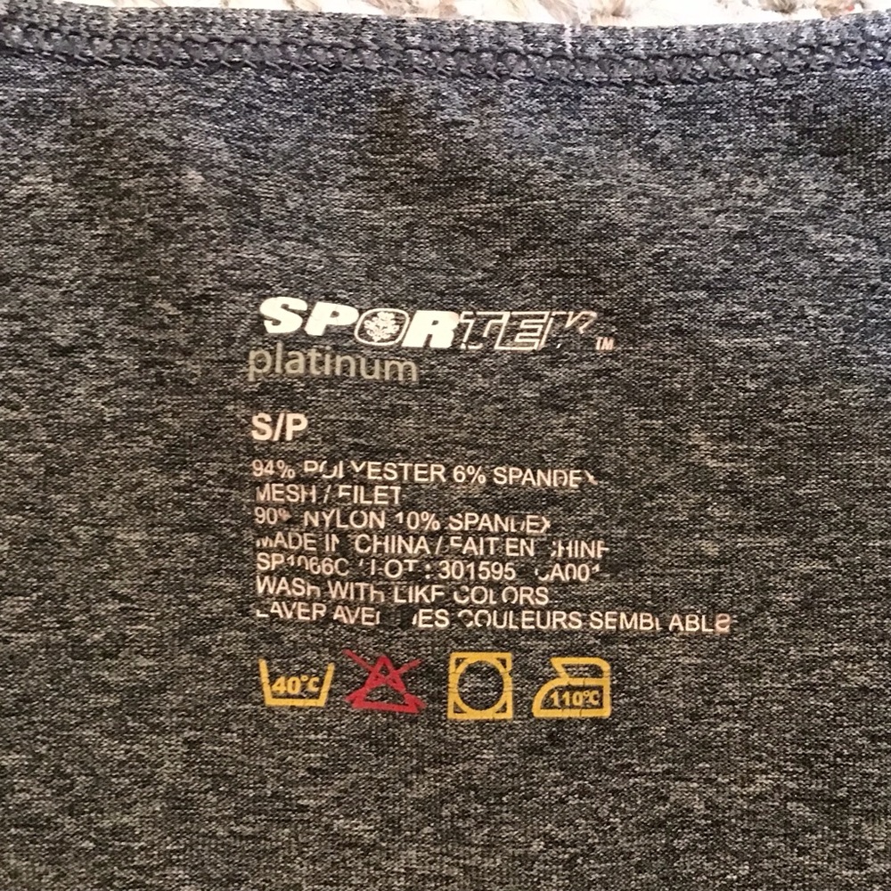 🚨5/$25 Women’s Long Sleeve Performance Tee in Charcoal Gray - Picture 7 of 7